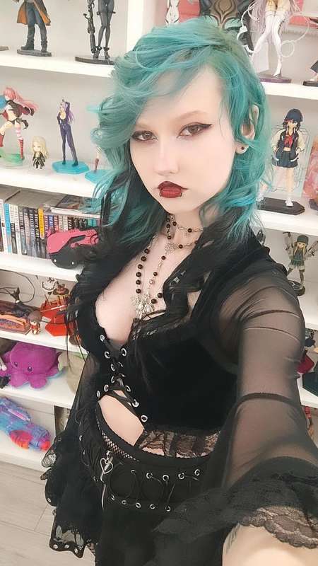 which hair you like more curly or straight ?  6