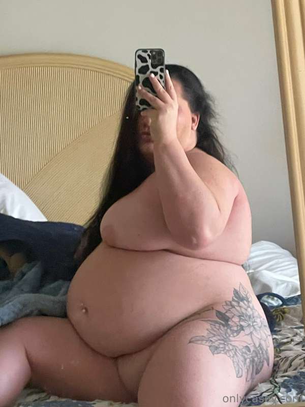 Caught a glimpse of myself and literally couldn’t believe my.. 2