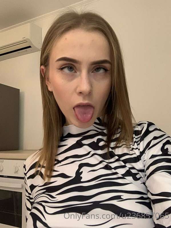 When I see a juicy and delicious cock, my eyes start to squi..