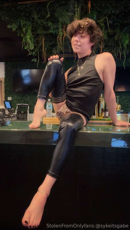 Welcome to ***** bar! I’m Gabe, what can I get for you!? :3 .. 5