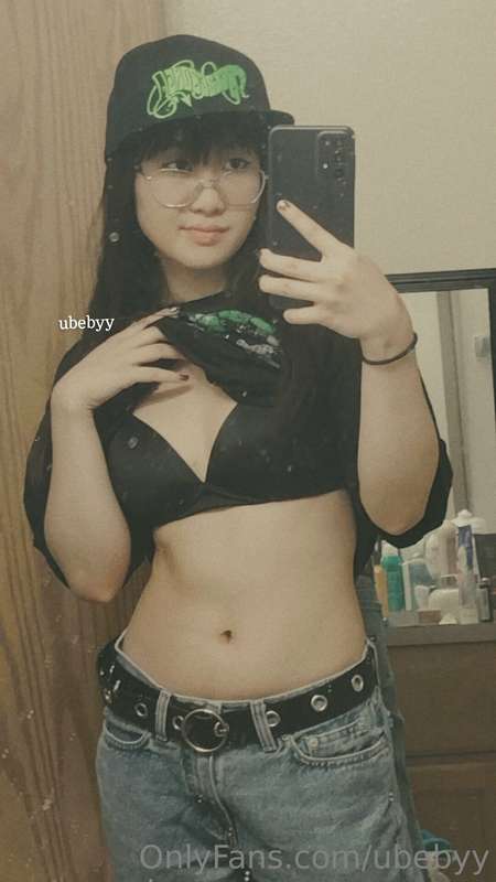 (๑`^´๑)︻デ═一
Do y'all like my more casual outfits ? 1