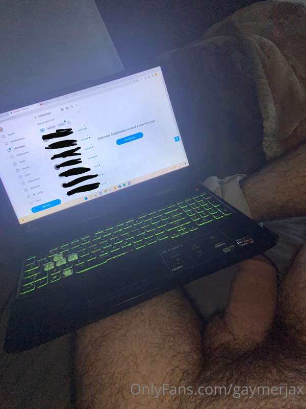 About to reply to dms 😋 3