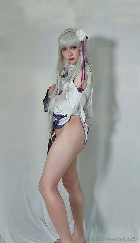 Your white Emilia 🤍🩶🤍