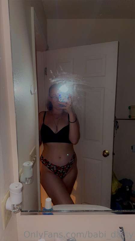 I’m wet and horny and ready to play wanna okay? 😏🫦