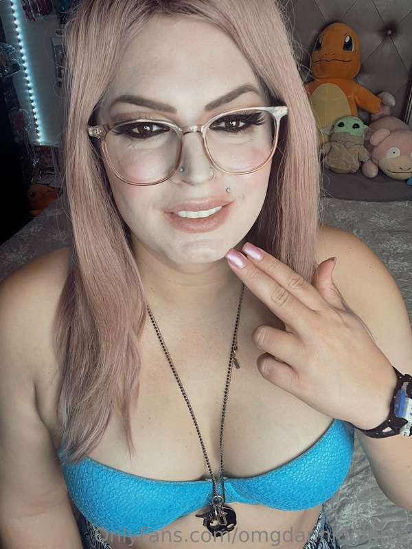 Cute pics and tits 🧡🧡