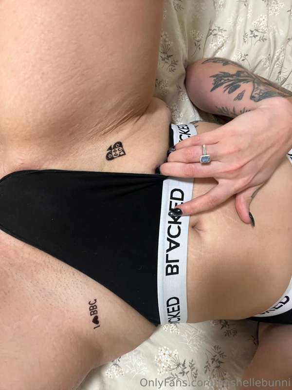 Of course I went out to the bar with QOS tattoos and Blacked.. 4