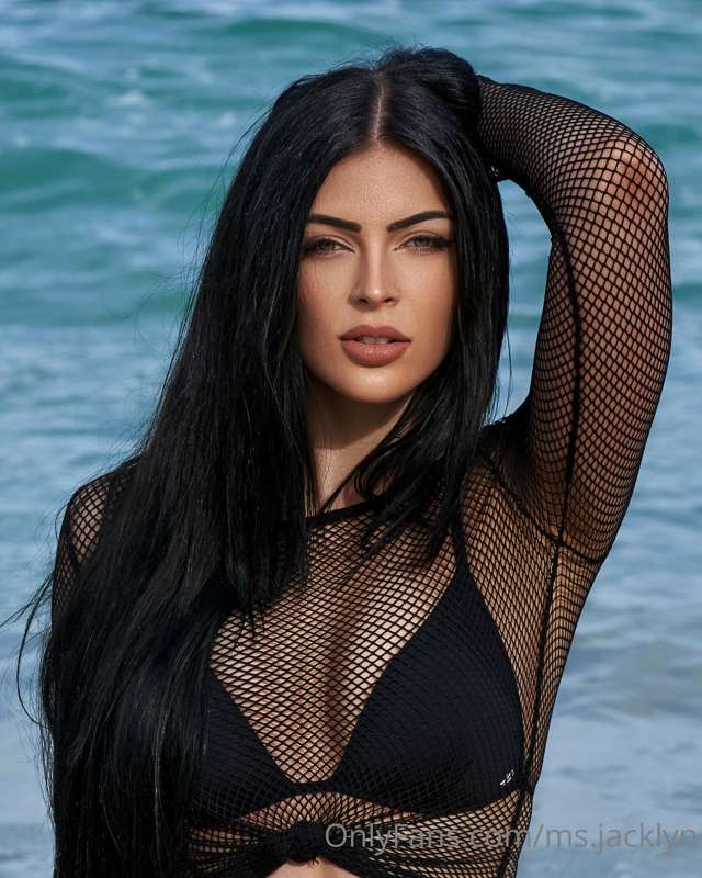 Happy Saturday 🖤