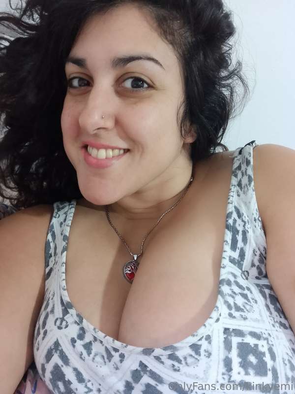 I'm alone at home 🙈🙈🙈😏 Do you want to play with me? 🔥🤯🥵😈 I h.. 3