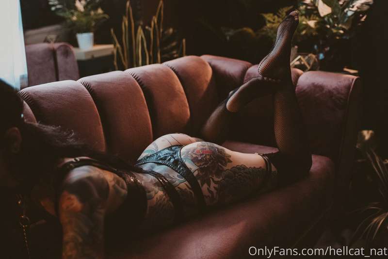 The lovely @alchemistboudoir sent me a little teaser preview.. 10