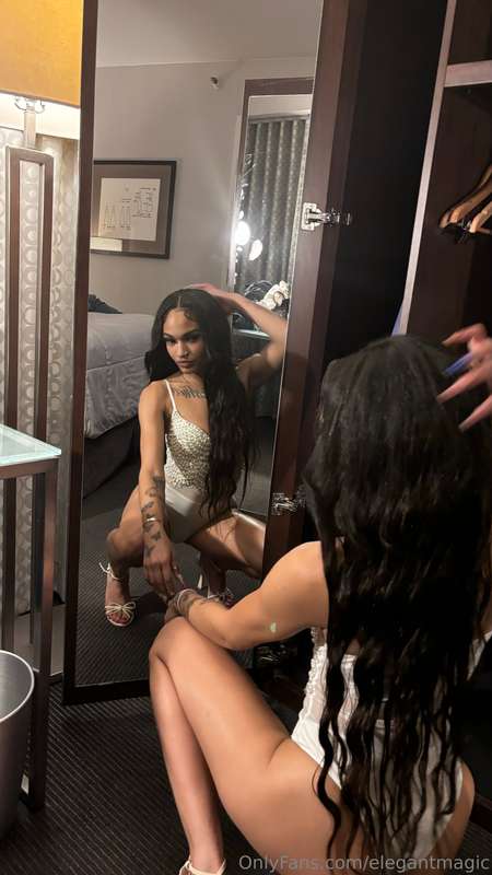 I love looking at myself in the mirror 😍