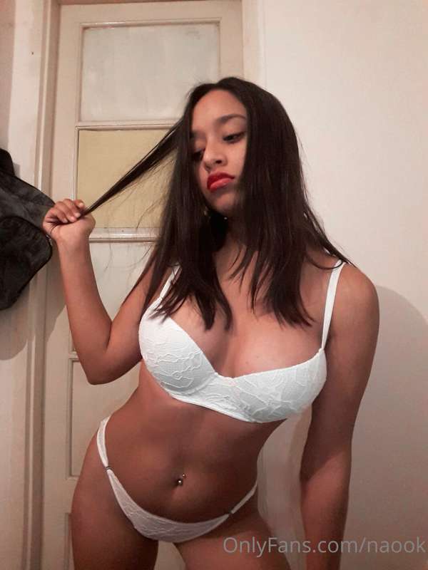 Naoomy - Onlyfans - 01 Sep, 2022