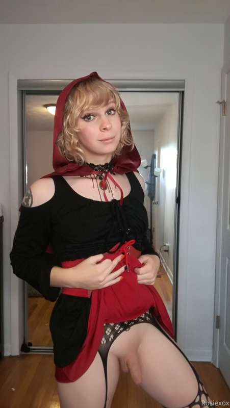Lil Red Riding Rosie~ 1/7 x 26