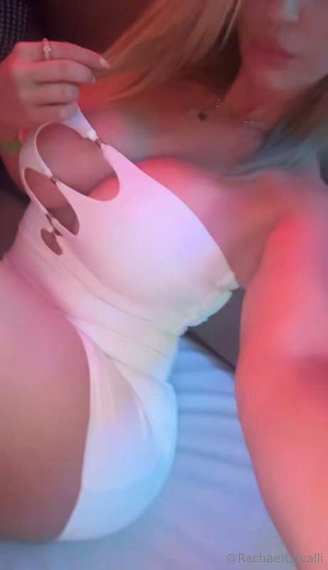 My tits can barely be contained..... do u like my dress? 😘
