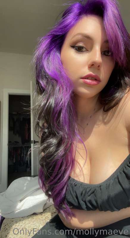 Look at my purple hair.. or face the consequences…🔫