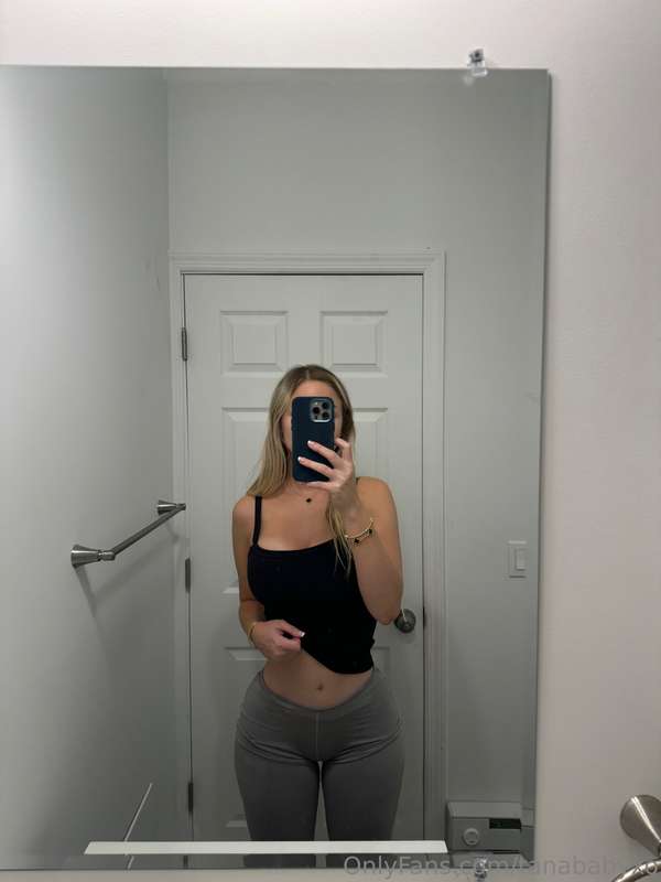 should I keep going? lmk 😏