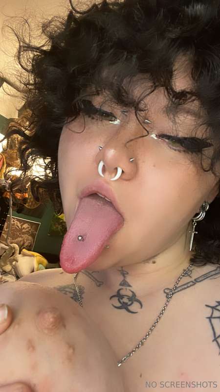 I love my tits sucked and fucked on 💦💦