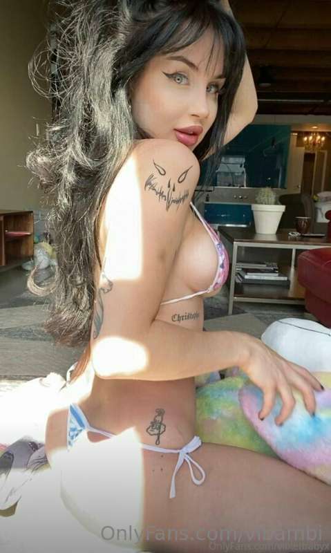 How I wish you are right in front of me 🍑💦 instead of my pil..