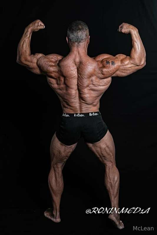 Through back Thursday looking to get into this sexy shape so..