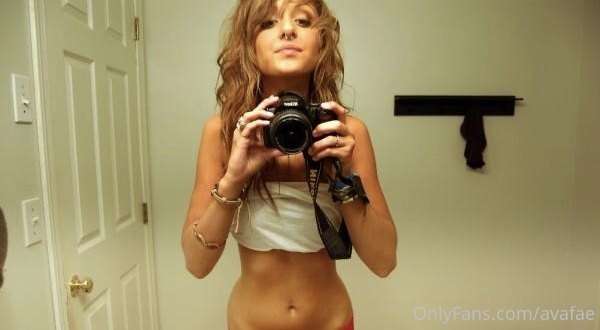 My “slutty” lil 18 yr old bikini pictures lmfao now let me s.. 2