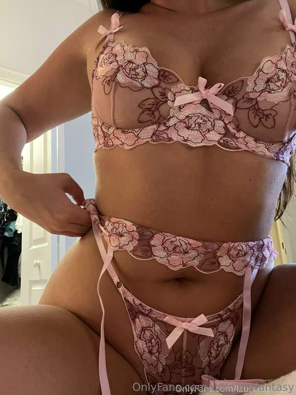 Tip me $30! for a Dick rate with a free pussy play video😍