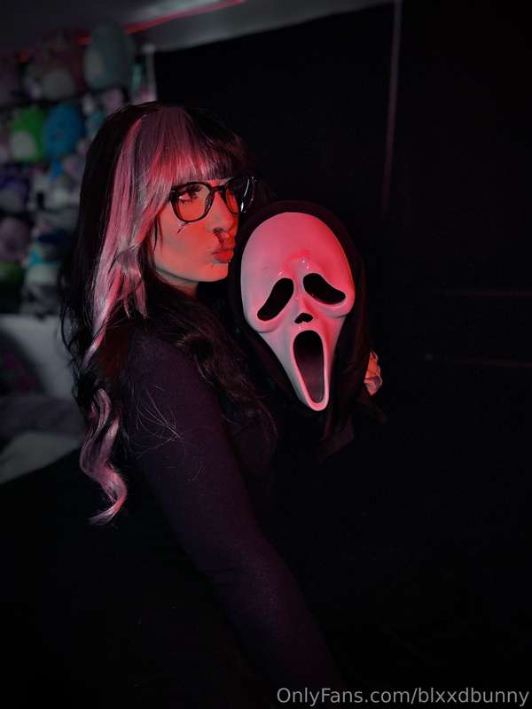 👻 4