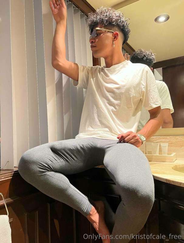 OMG‼️ 😱😏🤪 Look his 11.4 inches 🍆 🥵😈 @teofimo_lopez 🔥 Should ..