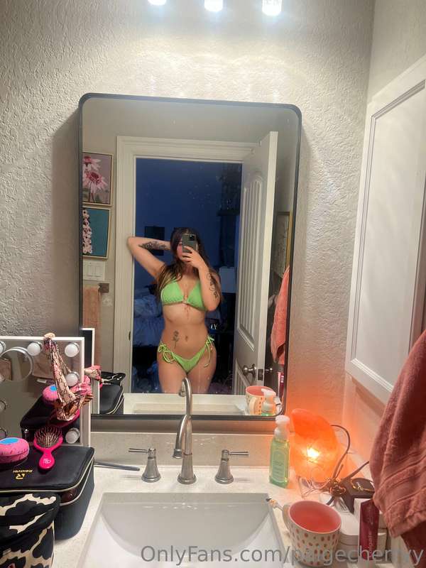 Who's ready to see me getting wild on my LIVE?🔥😈