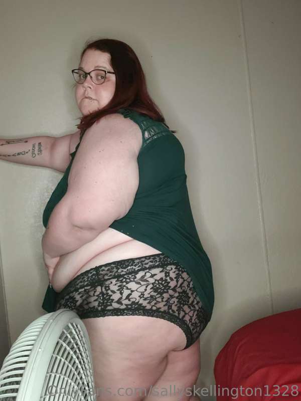 Tshirt and panties Thursday 1
