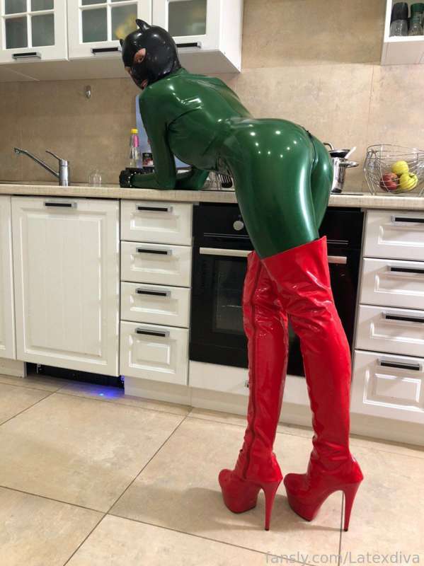 Latexdiva - Fansly - 09 Aug, 2022 14
