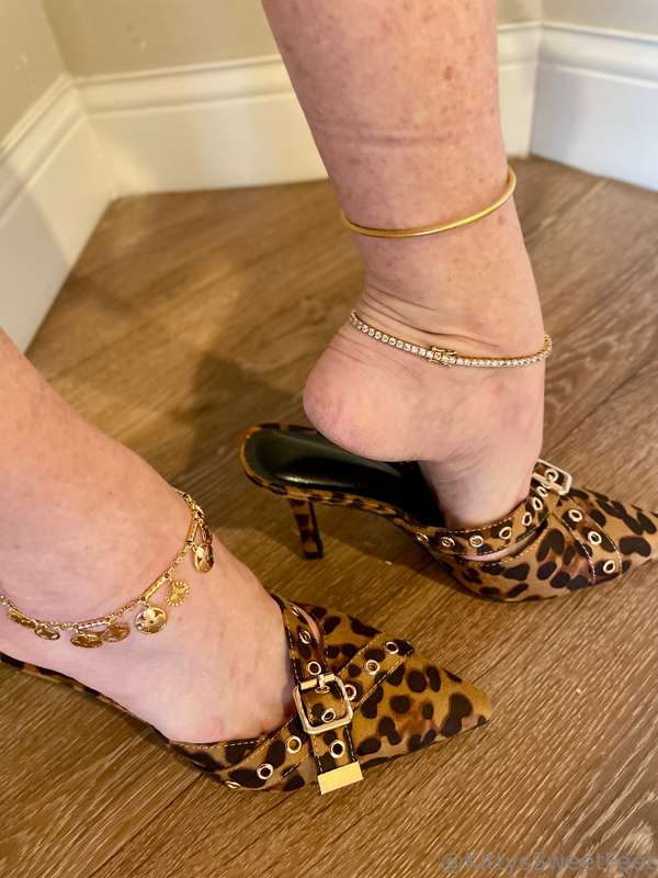 My Cheetah print shoes make me feel like I’m strolling on th.. 7