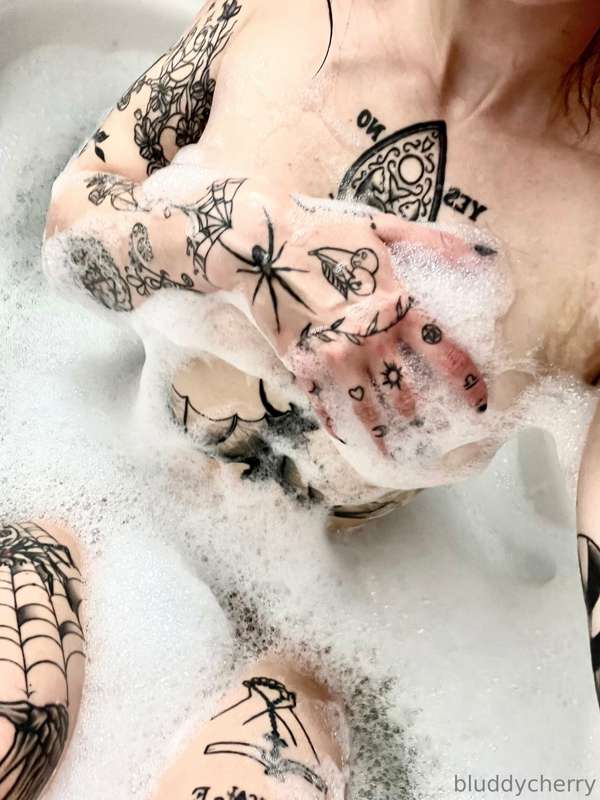 i’m so wet for u 🧼🫧💦