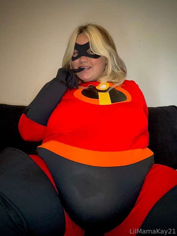 Man Elastigirl has let herself go…she can barely do her job,.. 15