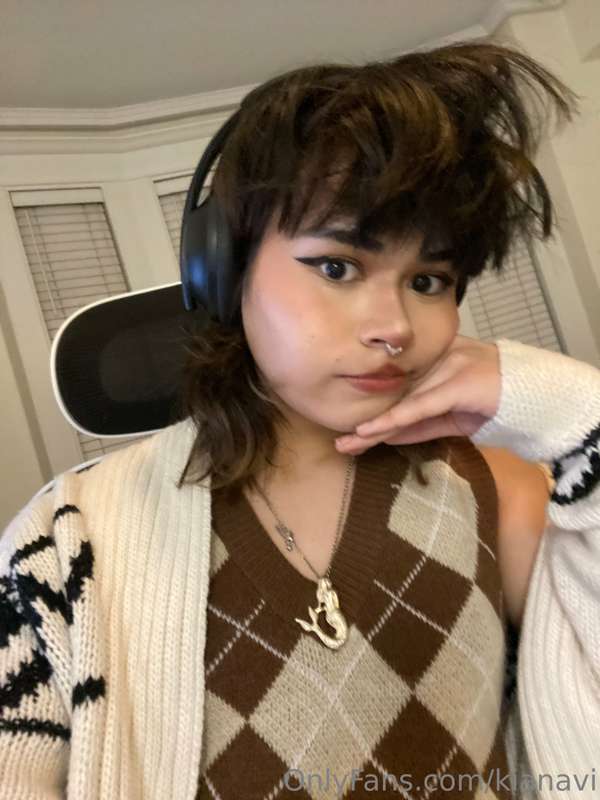 A few quick vids while I’m at my friends place~! 🥰
 + random.. 4