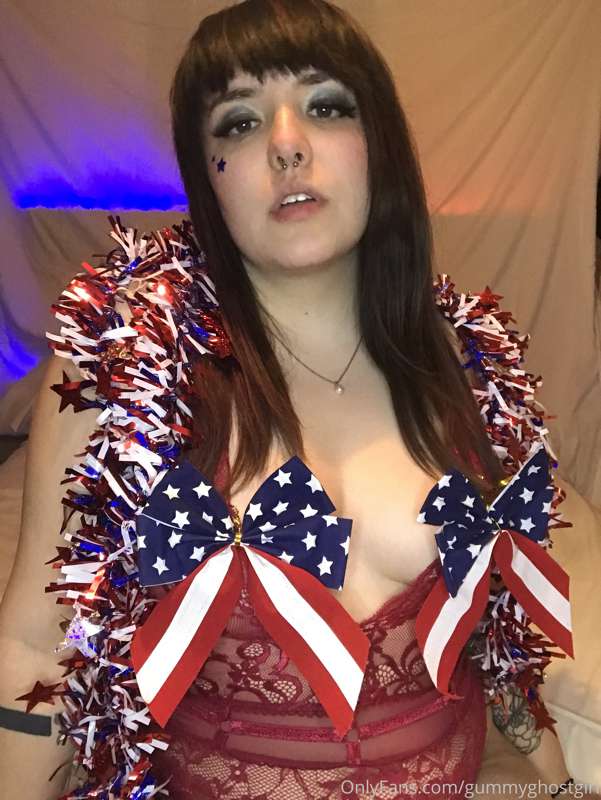 Happy 4th of July! ❤️🤍💙 (we’re all gonna pretend this wasn’t..