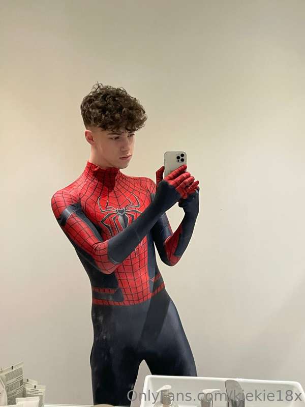 Happy Halloween from your friendly neighbourhood spider twin.. 22