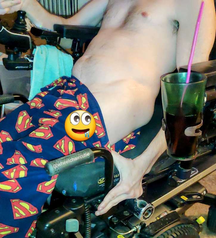Wheelchaircutie - Fansly - 04 Dec, 2021