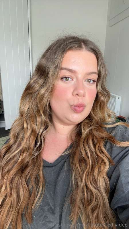 Do you like my hair wavy?