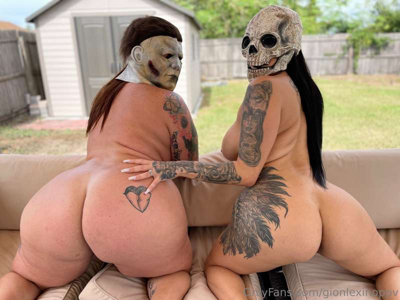 I feel like every horror movie star should just be naked... .. 1