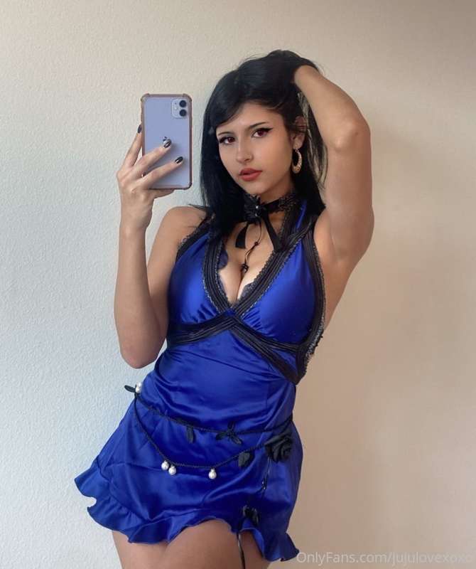 can anyone guess who i am? ☺️ 1
