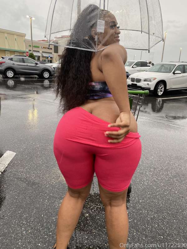Being naughty in the rain 👅 💦 3