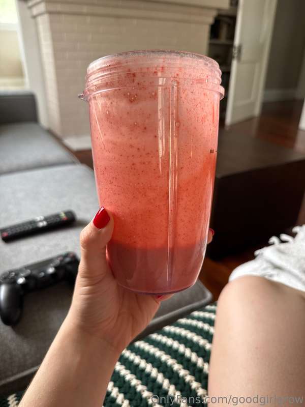 Made a 2,200 calorie cake shake 🫨 