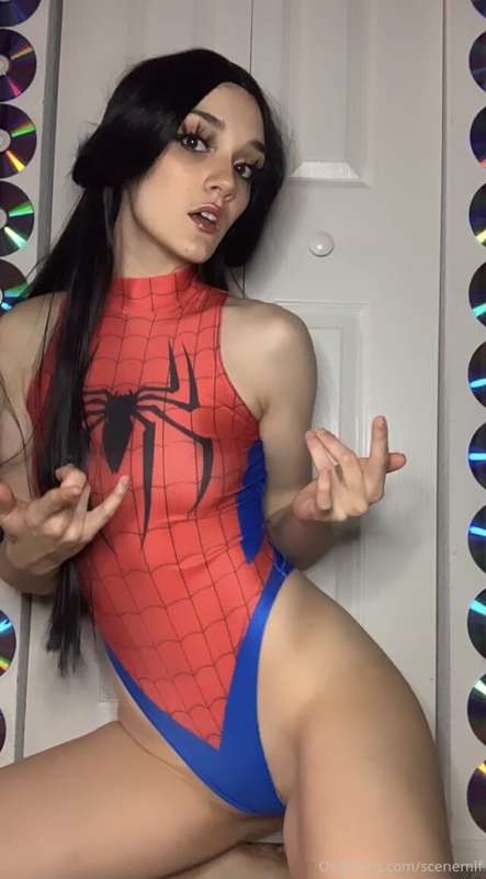 spideyslut 🕷❤️ 16