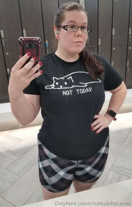 Back and bicep day. Why does working out make you horny? 🤣