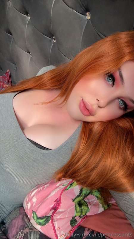 Fuck some cum all over my tits babe  5