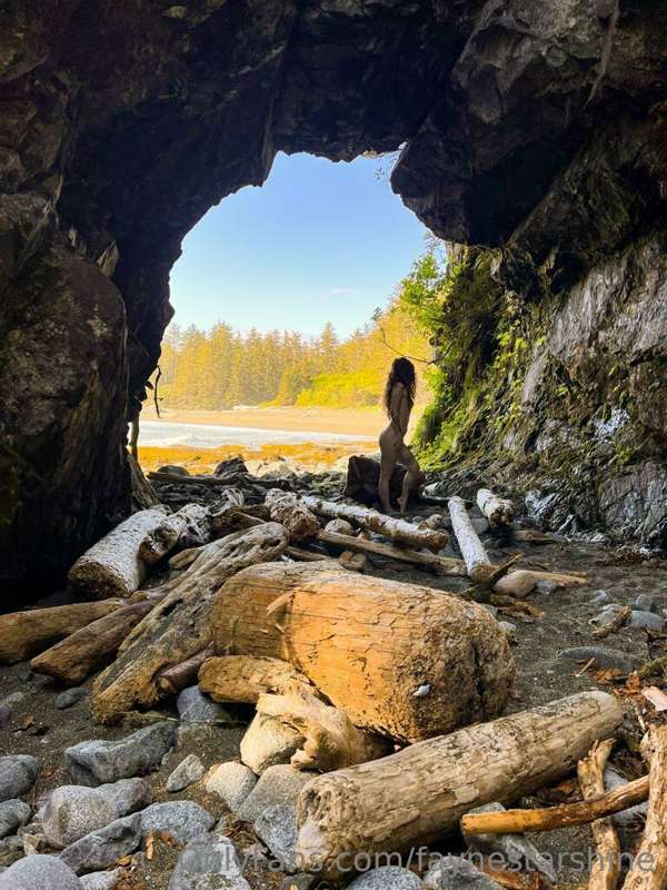 Beach caves 🖤