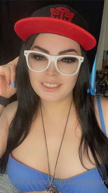 I love showing off my tits 💙💙