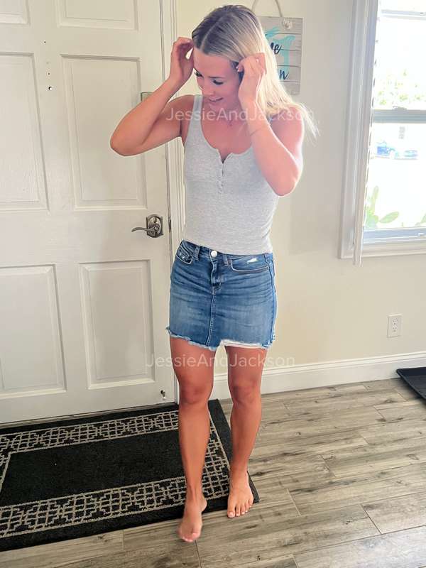**Heading out to do some errands- Happy Monday!!**
Outfit of.. 6