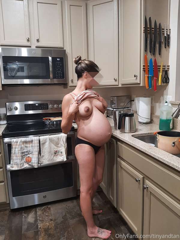 Tinyandtan - Onlyfans - 18 Oct, 2021 3