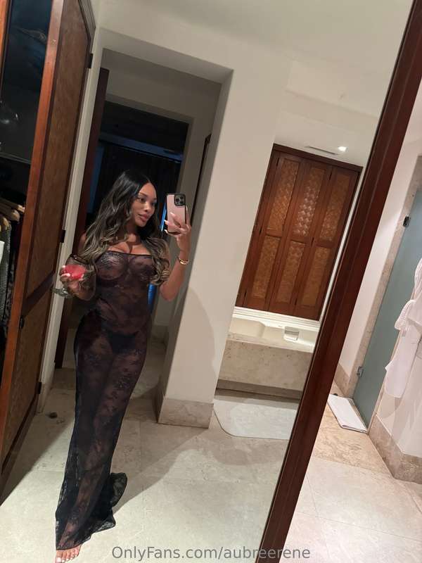 This was such a fun night, swipe for behind the scenes. Ther..