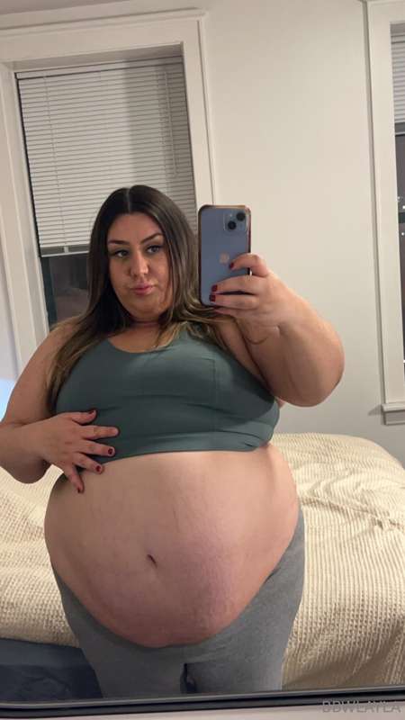 My belly right now after chugging a huge blender f of weight.. 2